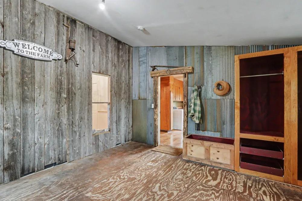 43666 County Road 388 Bloomingdale, MI 49026