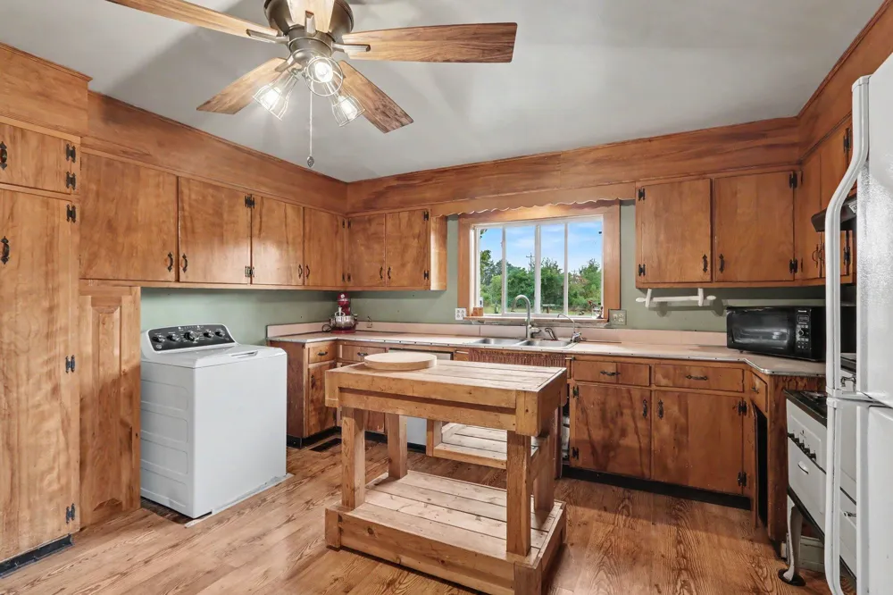 43666 County Road 388 Bloomingdale, MI 49026