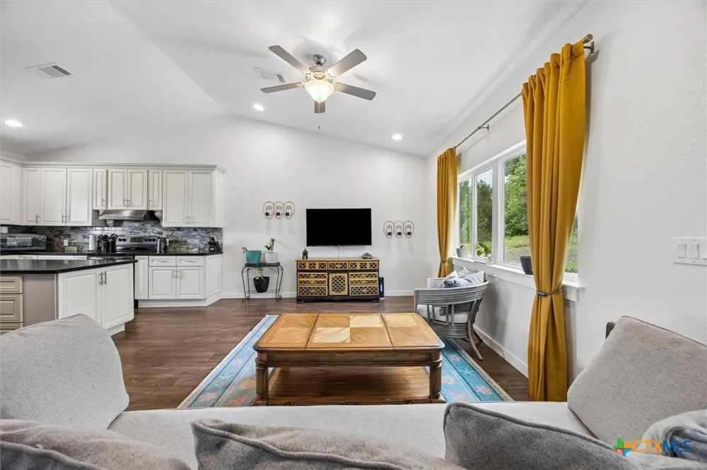 730 Spoke Hollow Road Lockhart, TX 78644