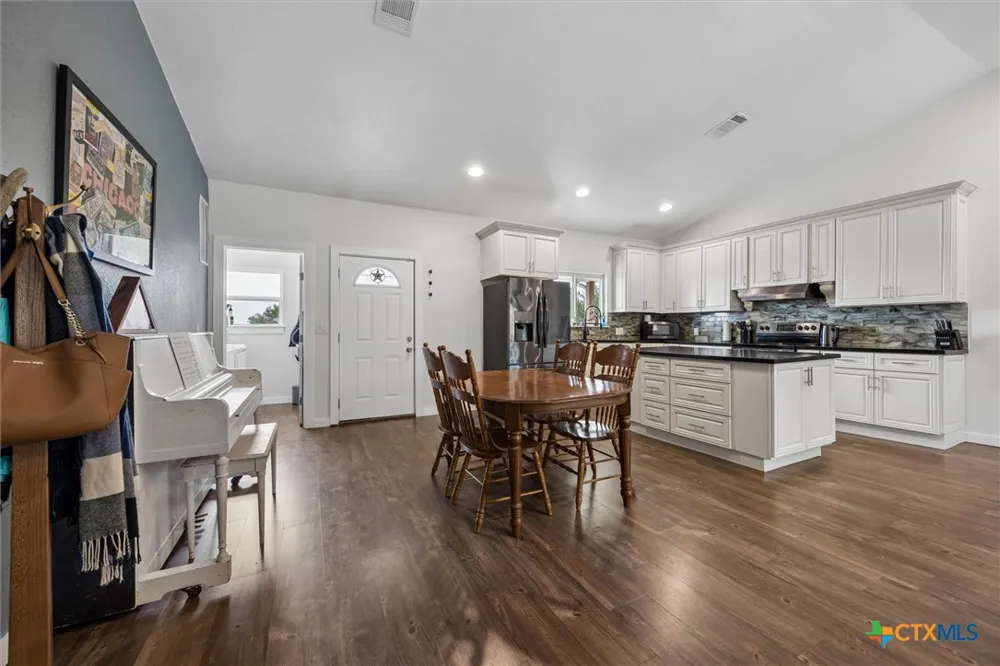 730 Spoke Hollow Road Lockhart, TX 78644