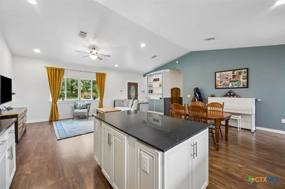 730 Spoke Hollow Road Lockhart, TX 78644