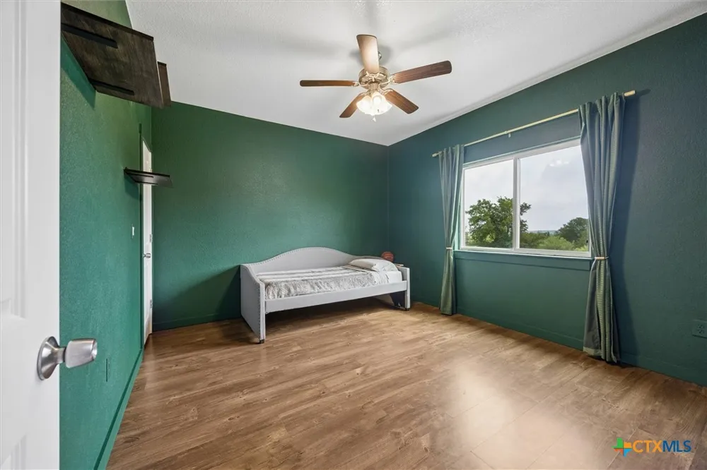 730 Spoke Hollow Road Lockhart, TX 78644