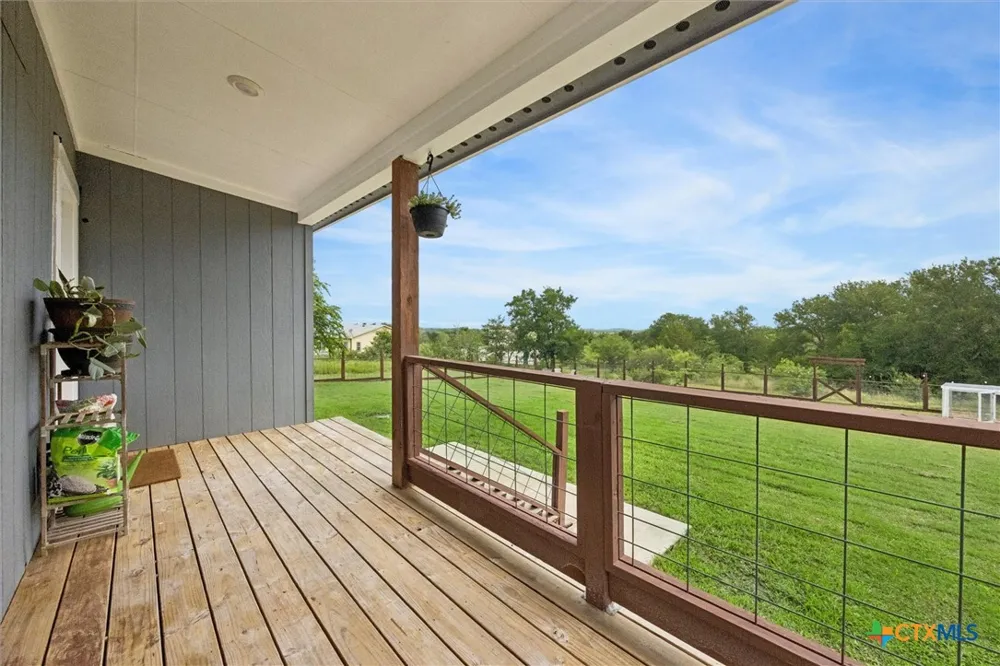 730 Spoke Hollow Road Lockhart, TX 78644
