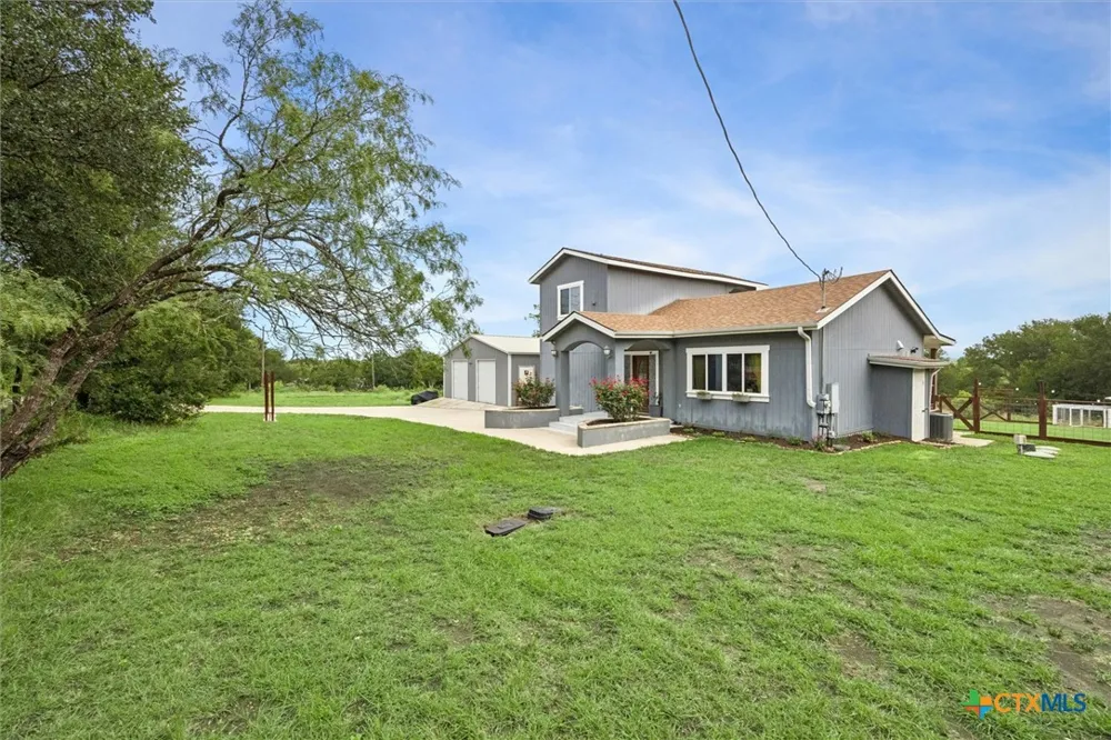 730 Spoke Hollow Road Lockhart, TX 78644