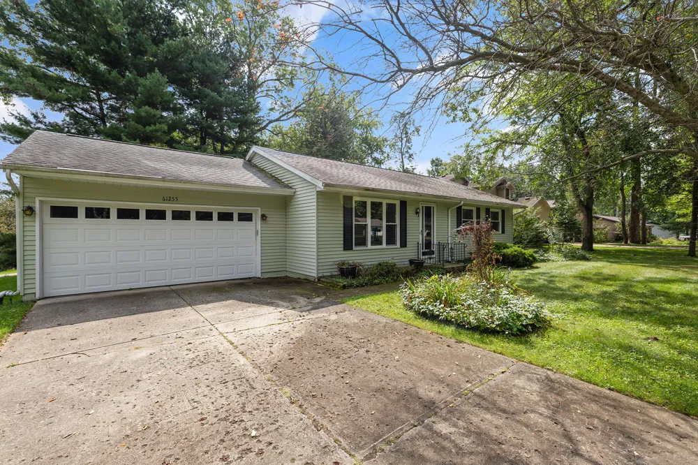 61255 Cass Cassopolis, MI 49031