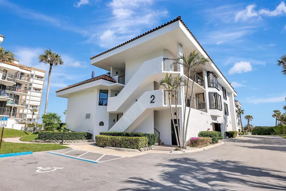4100 Highway A1A #211 Hutchinson Island, FL 34949