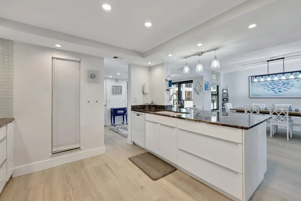 4100 Highway A1A #211 Hutchinson Island, FL 34949