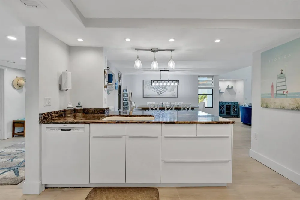 4100 Highway A1A #211 Hutchinson Island, FL 34949