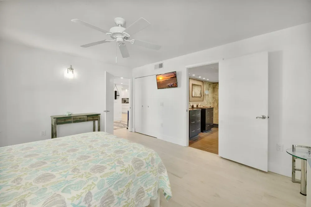 4100 Highway A1A #211 Hutchinson Island, FL 34949