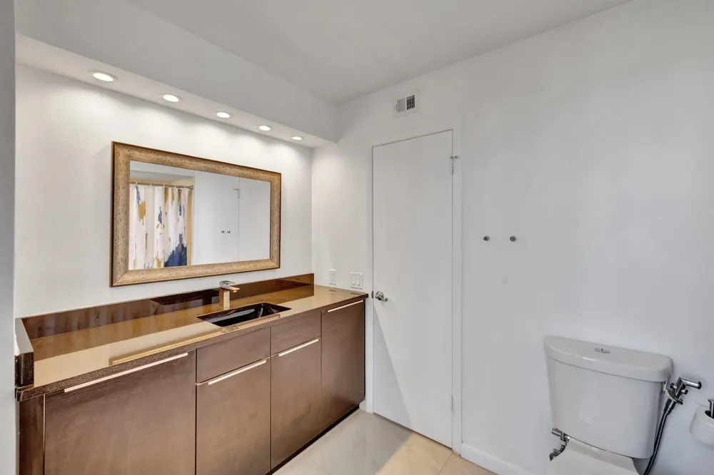 4100 Highway A1A #211 Hutchinson Island, FL 34949