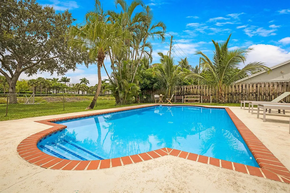 1103 NW 11th Street Boynton Beach, FL 33426
