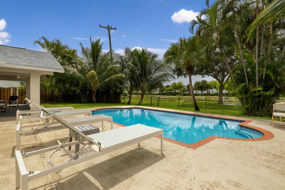 1103 NW 11th Street Boynton Beach, FL 33426