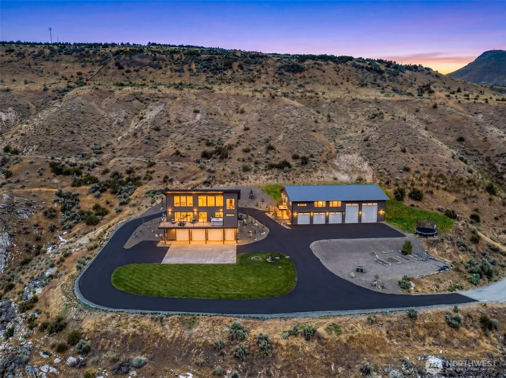 44 A Osprey Nest Road Pateros, WA 98846