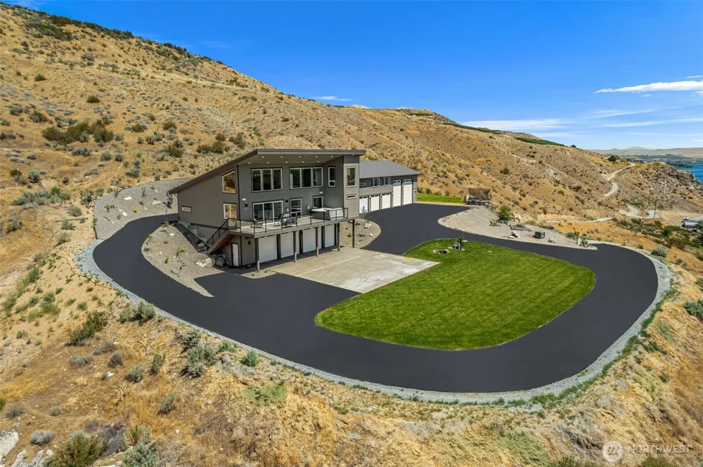 44 A Osprey Nest Road Pateros, WA 98846