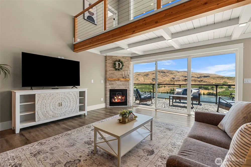 44 A Osprey Nest Road Pateros, WA 98846