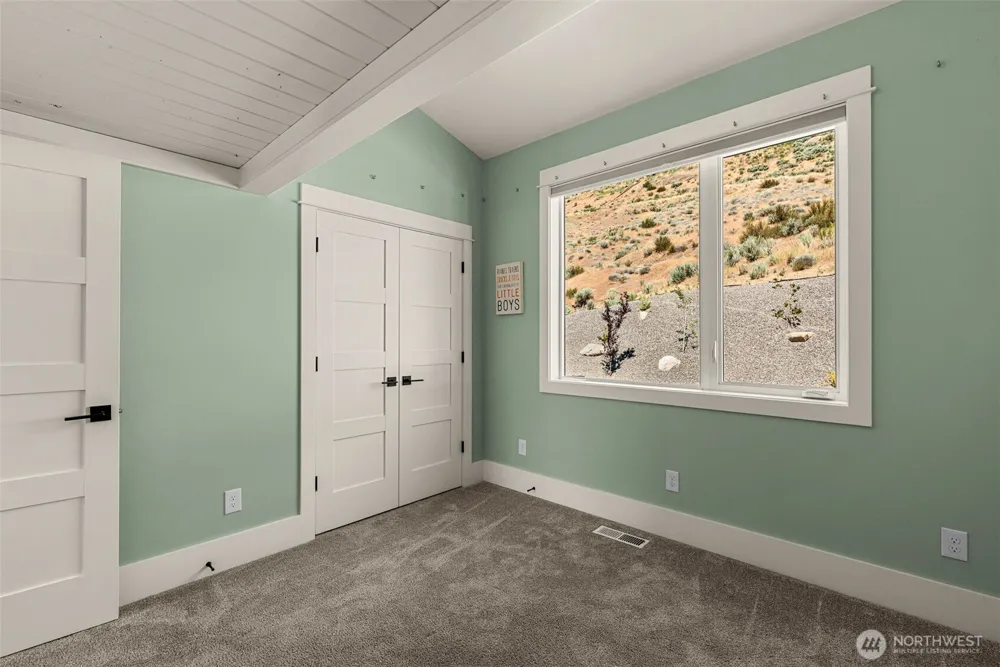 44 A Osprey Nest Road Pateros, WA 98846