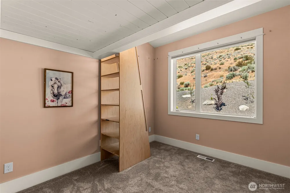 44 A Osprey Nest Road Pateros, WA 98846