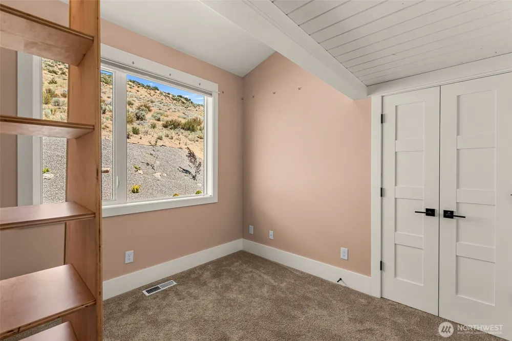 44 A Osprey Nest Road Pateros, WA 98846