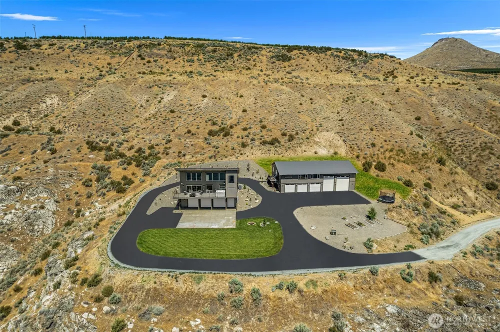 44 A Osprey Nest Road Pateros, WA 98846