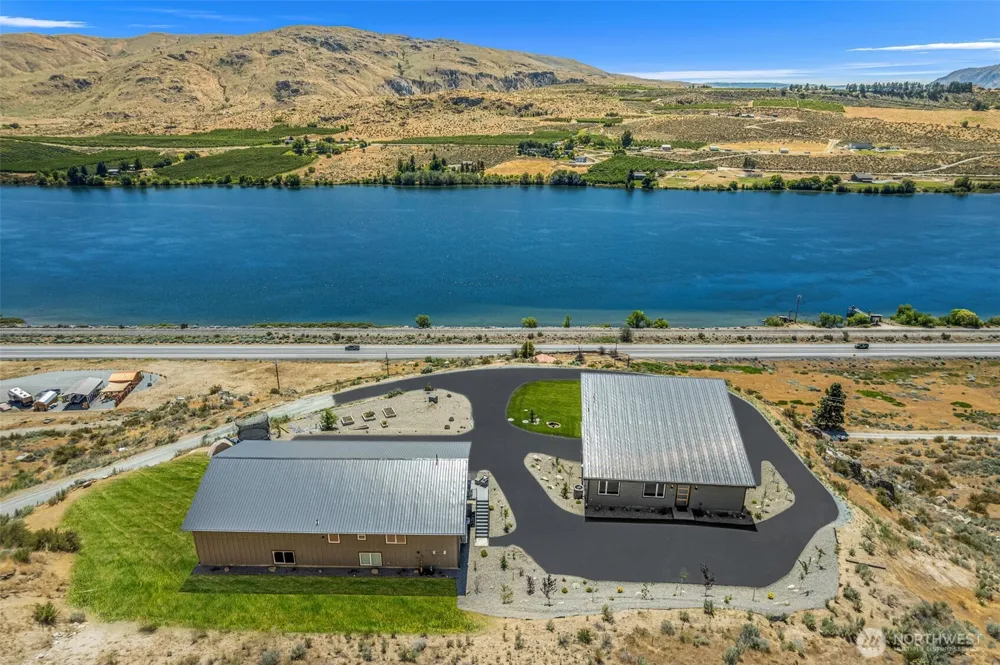 44 A Osprey Nest Road Pateros, WA 98846