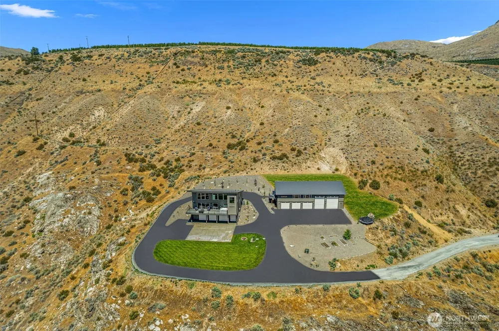 44 A Osprey Nest Road Pateros, WA 98846