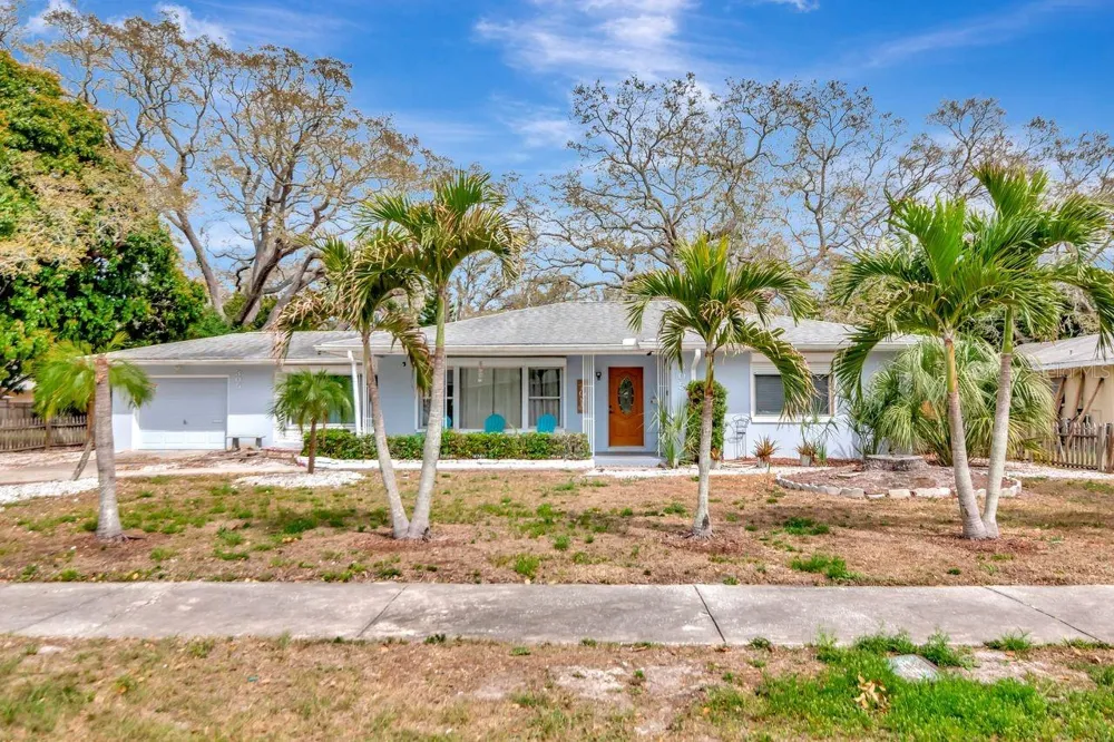 305 BAKER AVENUE Clearwater, FL 33755