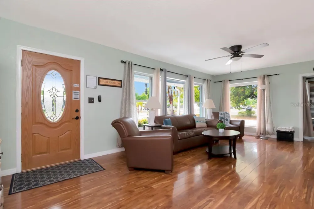 305 BAKER AVENUE Clearwater, FL 33755
