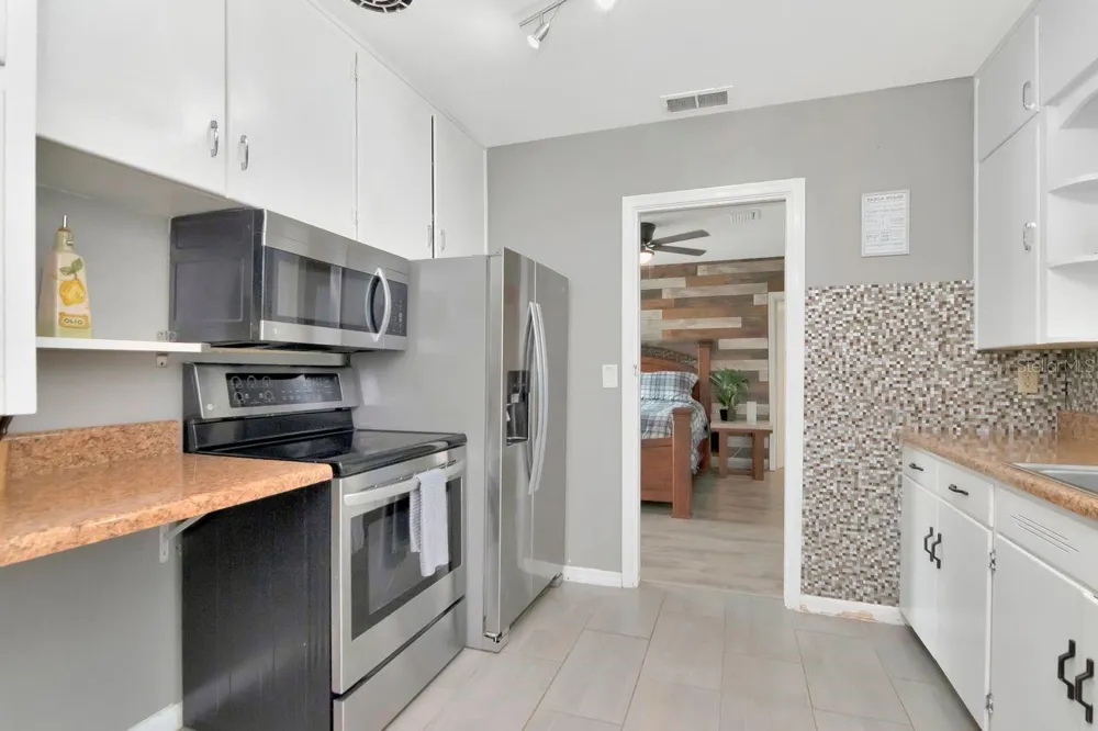 305 BAKER AVENUE Clearwater, FL 33755