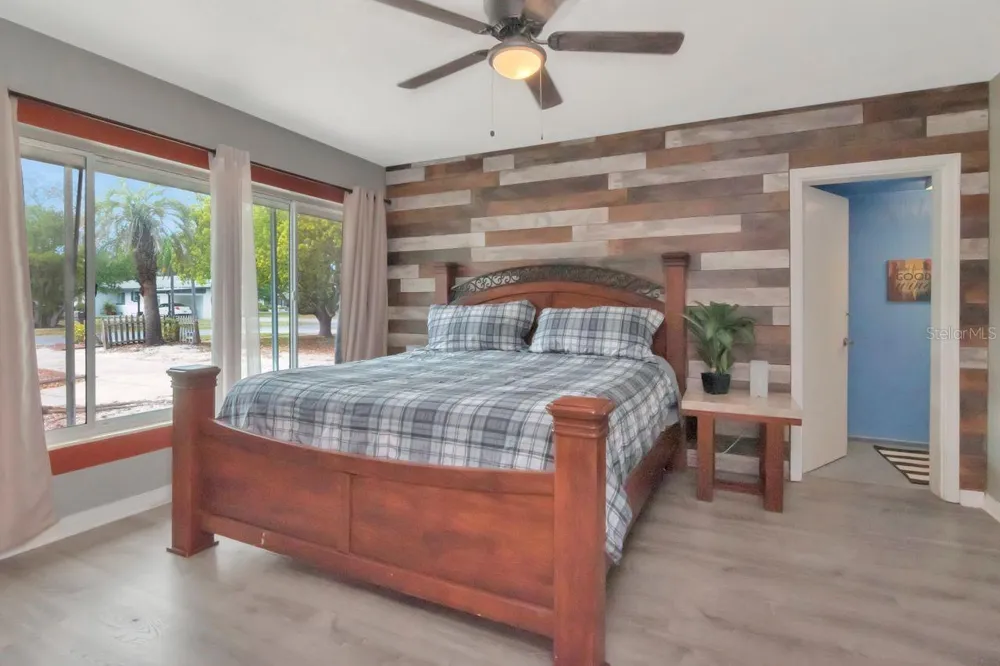 305 BAKER AVENUE Clearwater, FL 33755