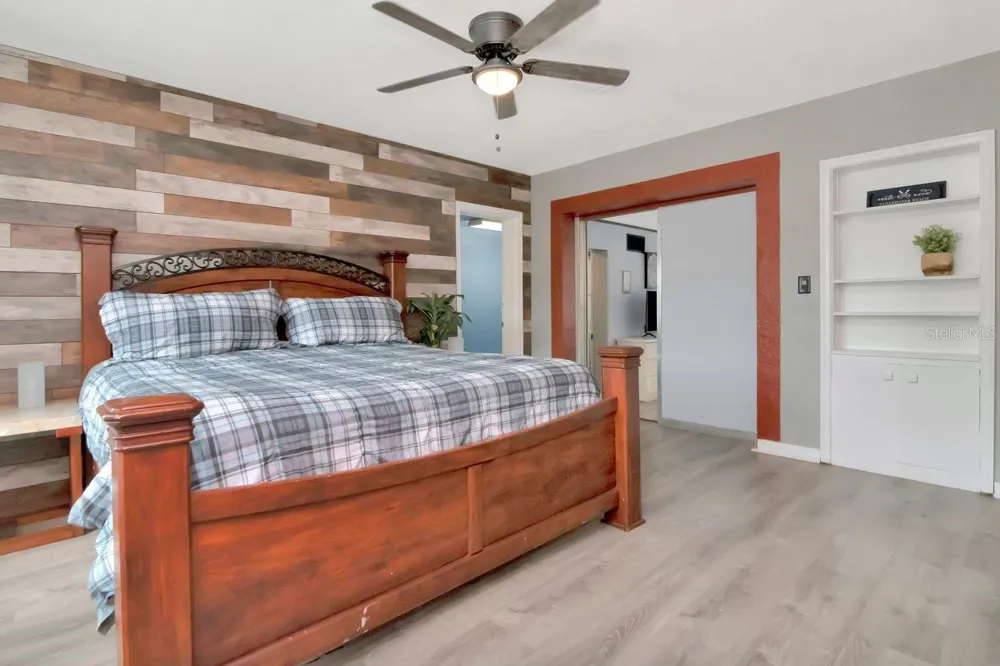 305 BAKER AVENUE Clearwater, FL 33755