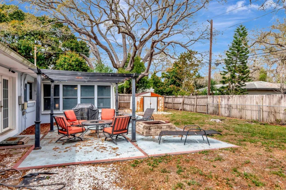 305 BAKER AVENUE Clearwater, FL 33755