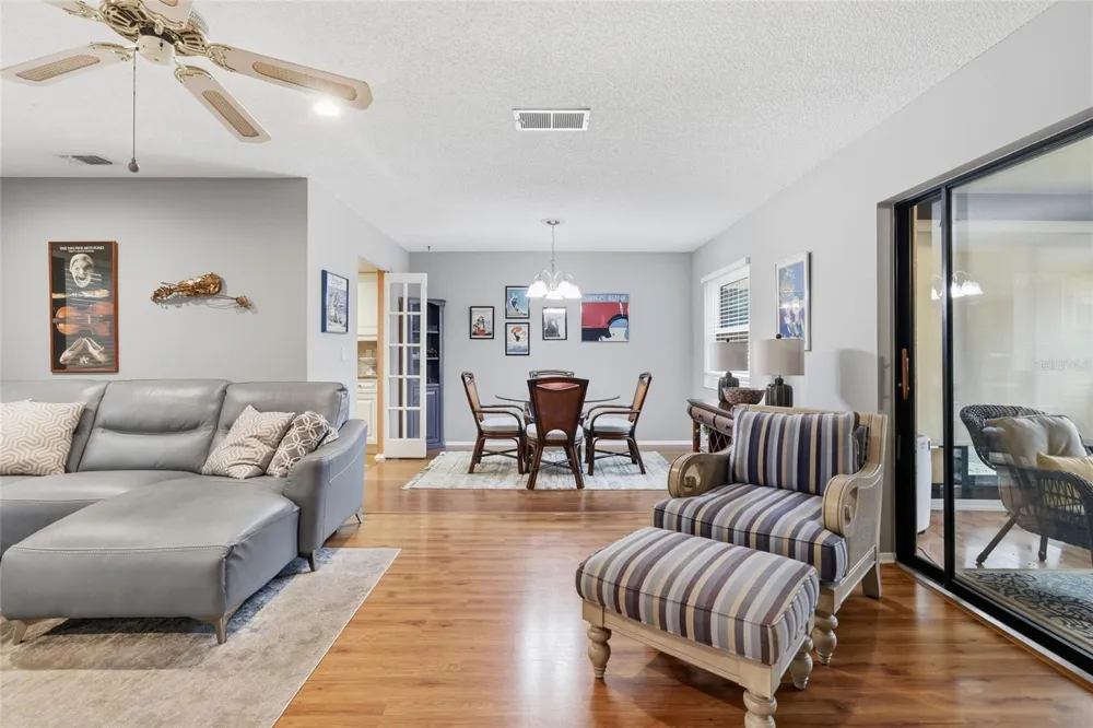 3191 GLEN ELYN BOULEVARD #4 Sarasota, FL 34237