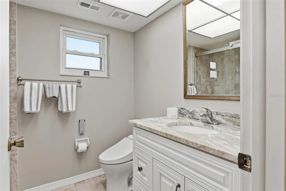 3191 GLEN ELYN BOULEVARD #4 Sarasota, FL 34237