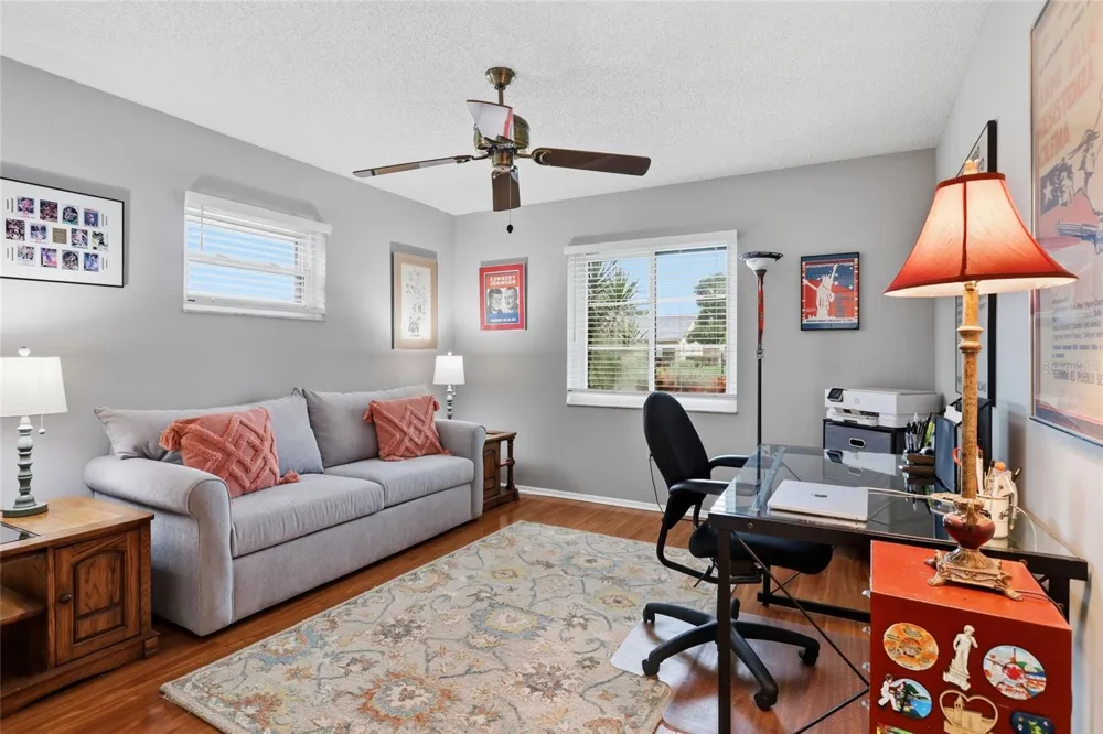 3191 GLEN ELYN BOULEVARD #4 Sarasota, FL 34237