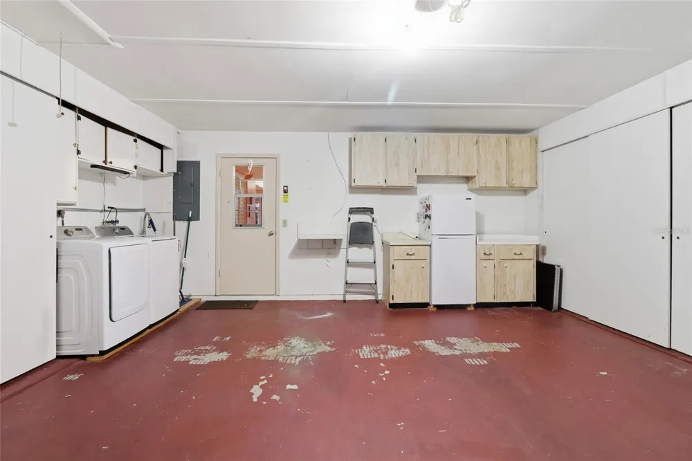 3191 GLEN ELYN BOULEVARD #4 Sarasota, FL 34237