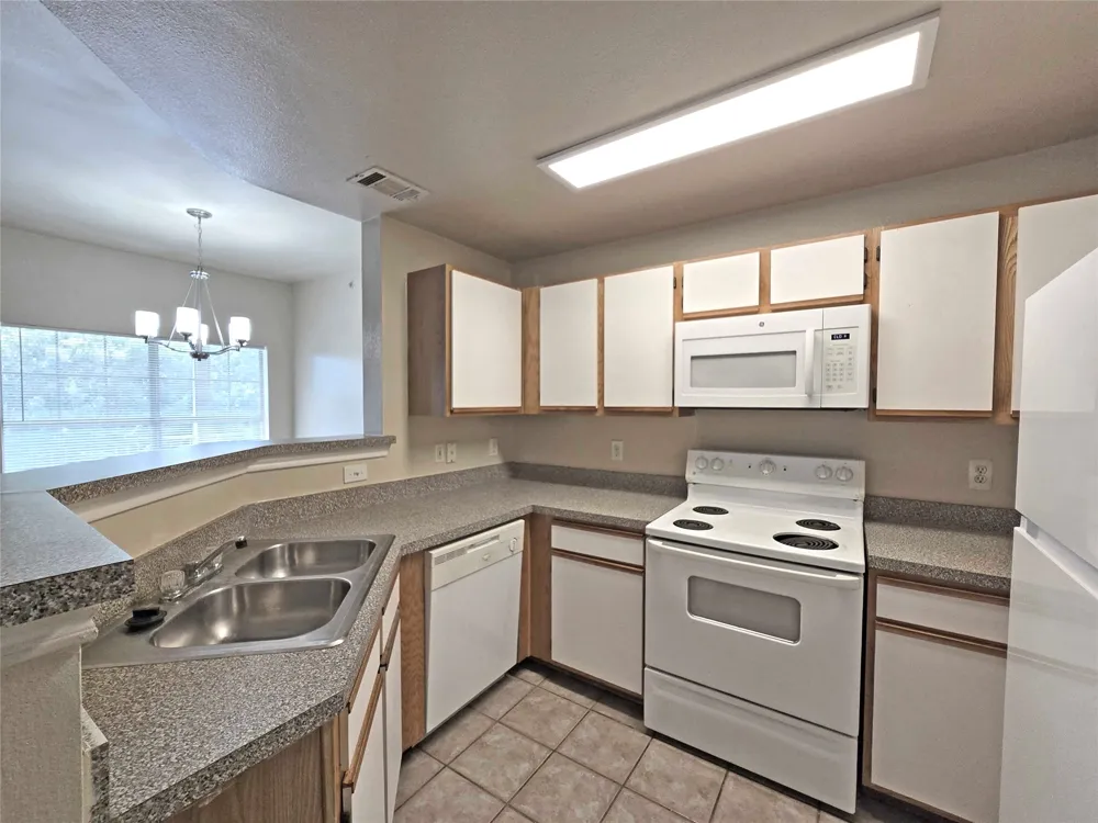 2320 Gracy Farms Lane #1123 Austin, TX 78758
