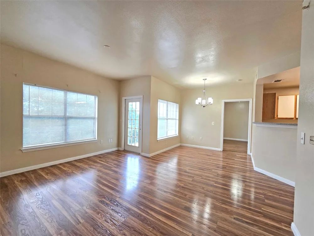2320 Gracy Farms Lane #1123 Austin, TX 78758