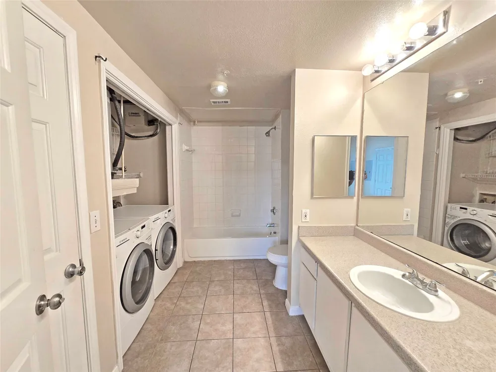 2320 Gracy Farms Lane #1123 Austin, TX 78758