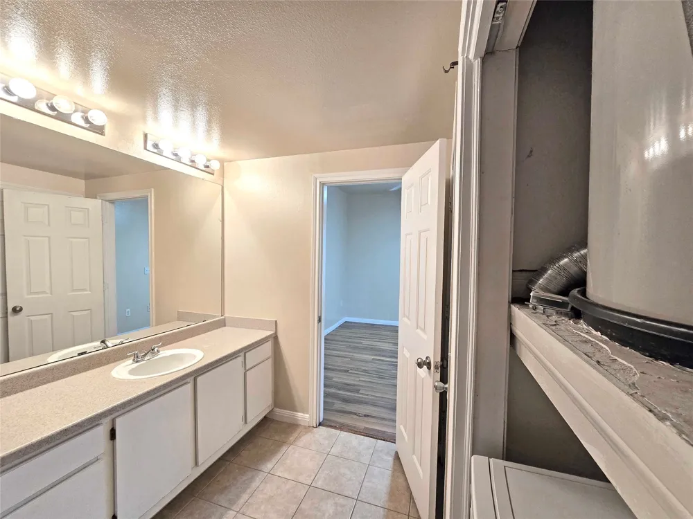 2320 Gracy Farms Lane #1123 Austin, TX 78758