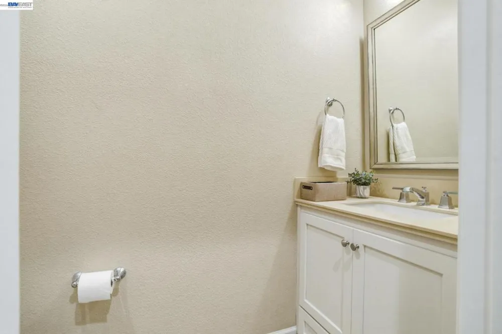 389 Basswood Cmn #11 Livermore, CA 94551