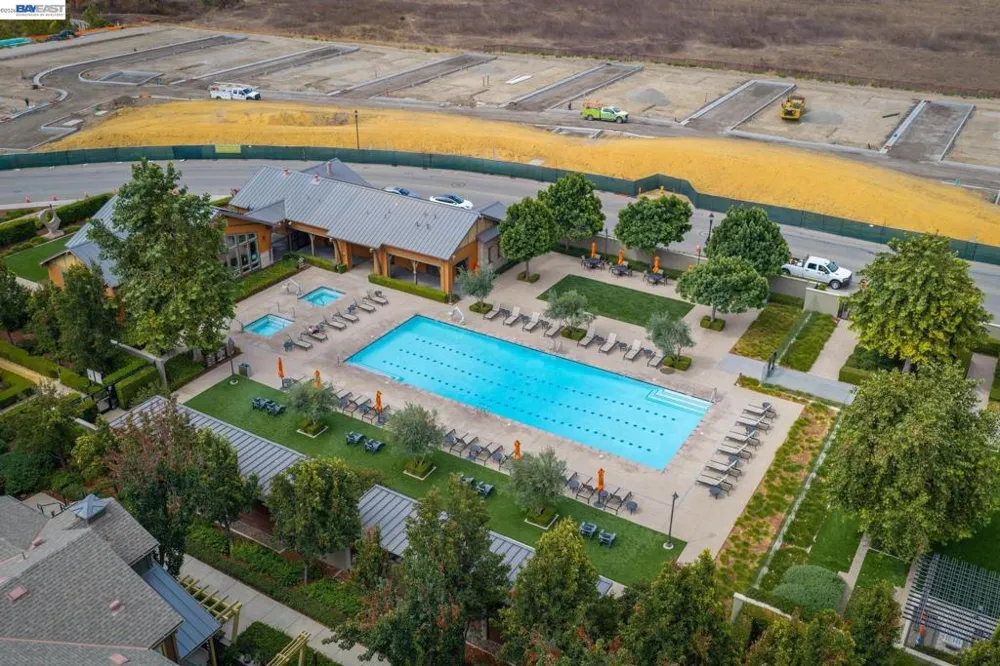 389 Basswood Cmn #11 Livermore, CA 94551