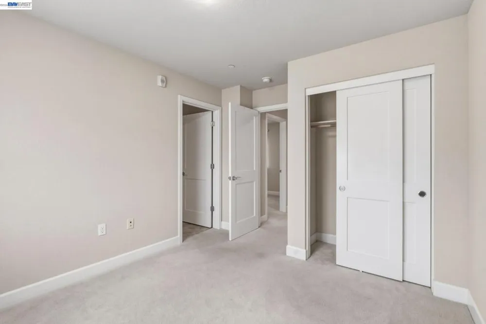 389 Basswood Cmn #11 Livermore, CA 94551