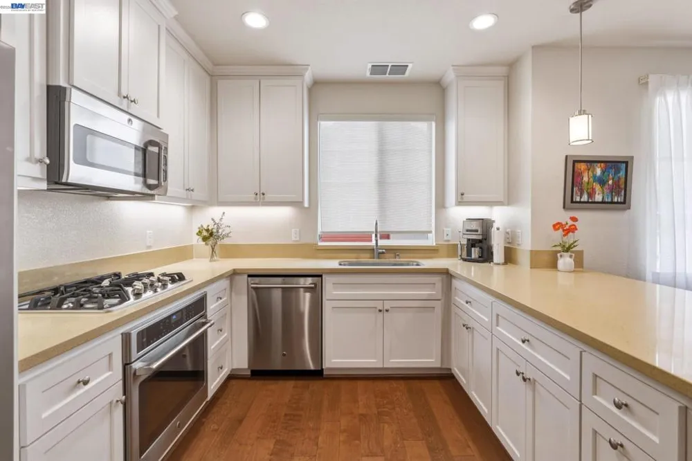 389 Basswood Cmn #11 Livermore, CA 94551