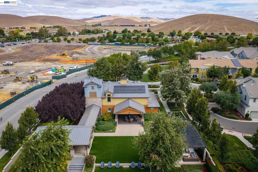 389 Basswood Cmn #11 Livermore, CA 94551