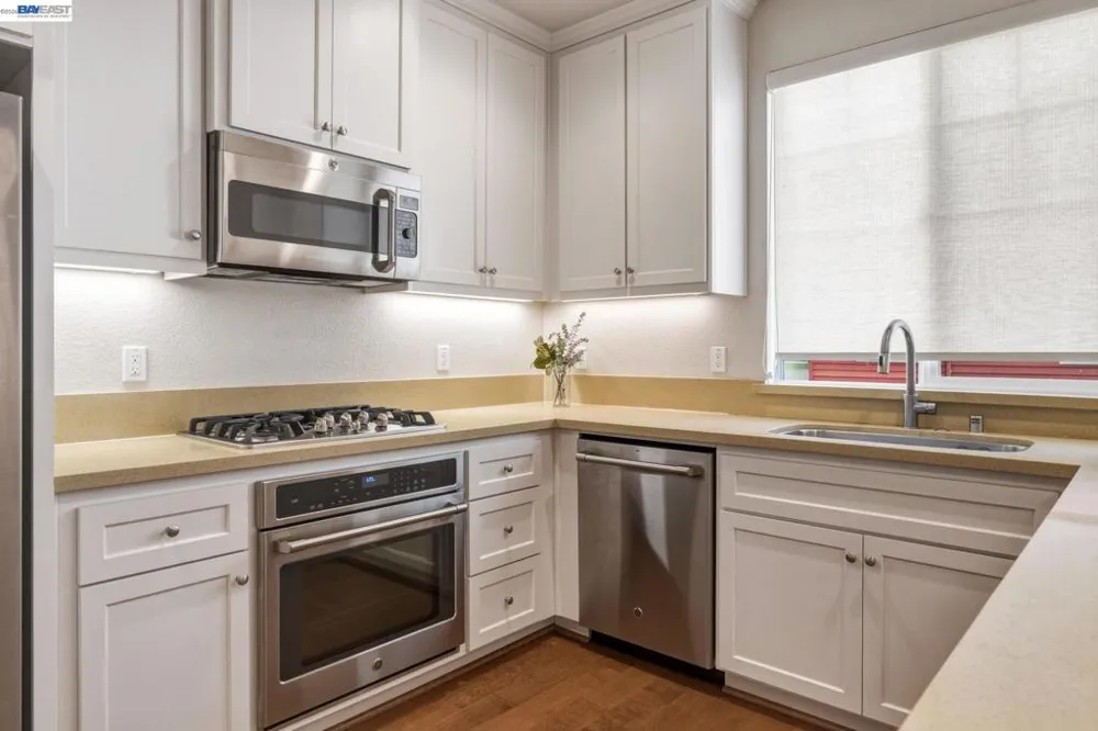 389 Basswood Cmn #11 Livermore, CA 94551