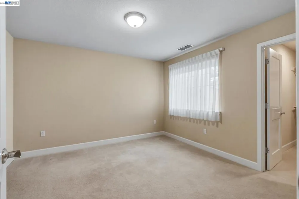 389 Basswood Cmn #11 Livermore, CA 94551