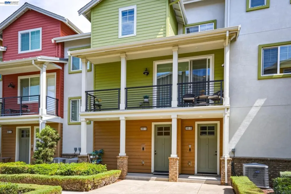 389 Basswood Cmn #11 Livermore, CA 94551