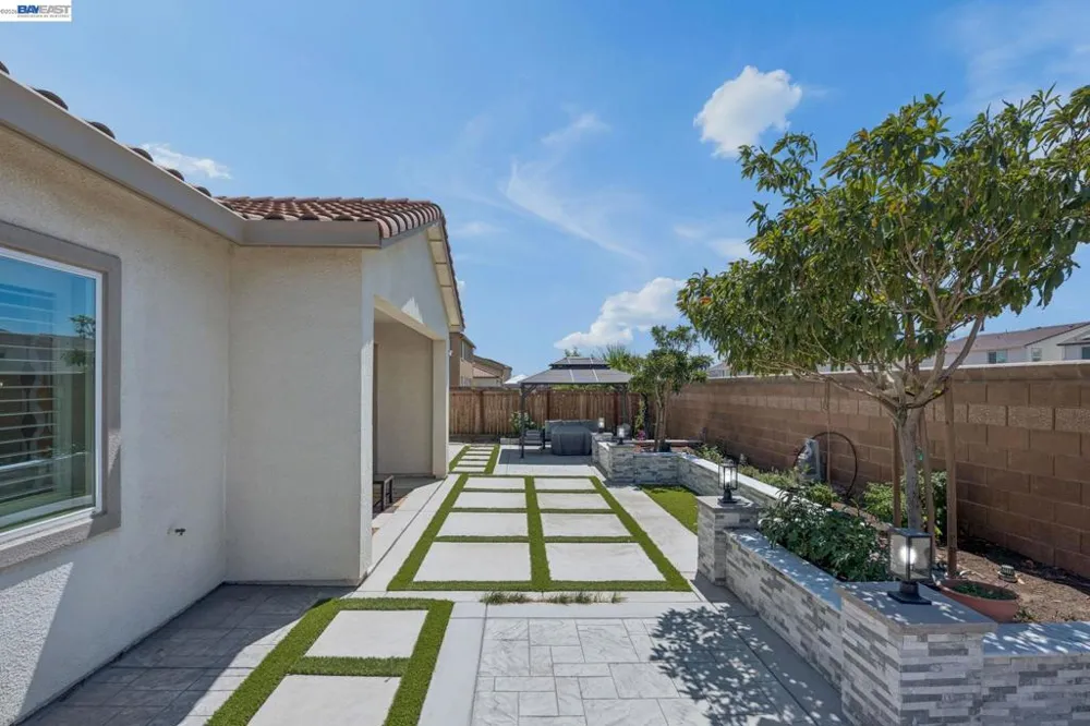 2133 Day Lily Ave Manteca, CA 95337