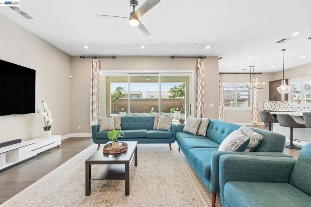 2133 Day Lily Ave Manteca, CA 95337