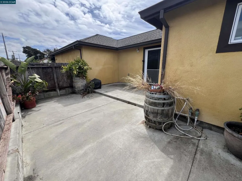 151 Daniels Ave Vallejo, CA 94590